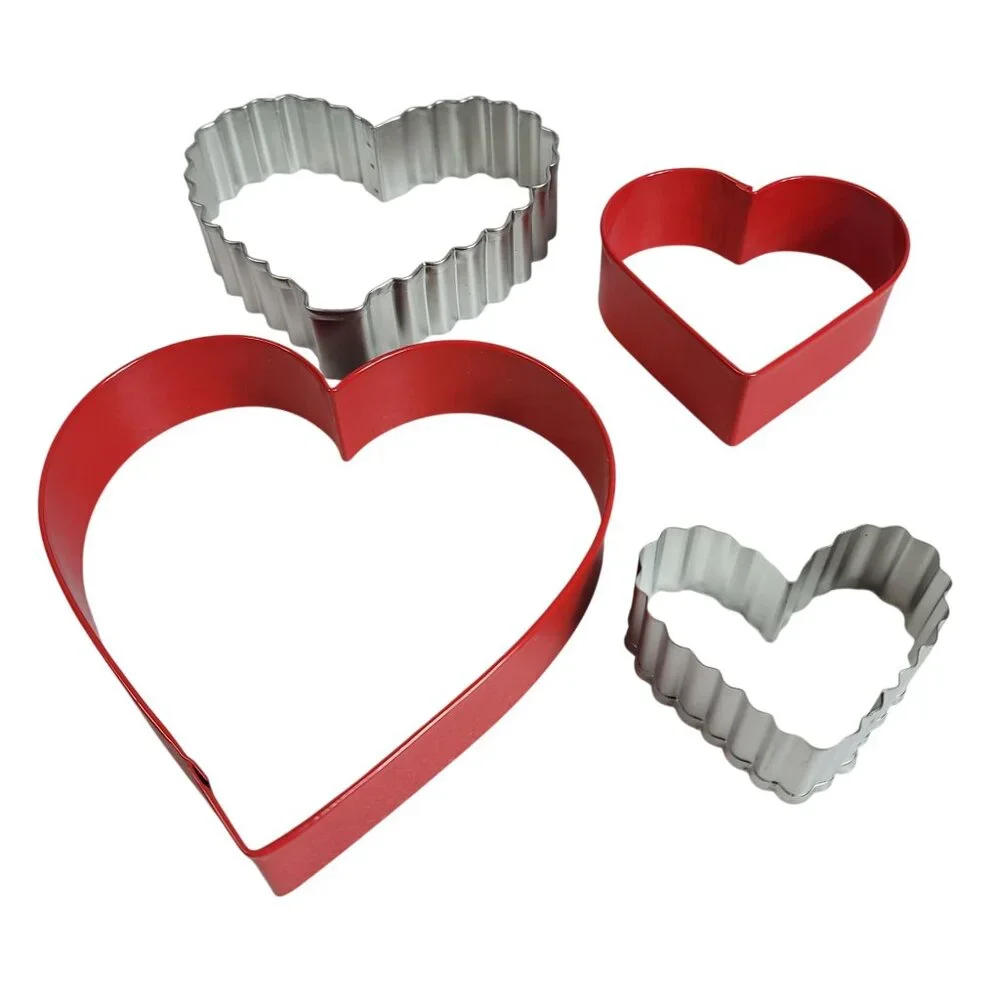 Wilton Nesting Heart Cookie Cutters Metal 4 PCS Scalloped Valentine's Wedding